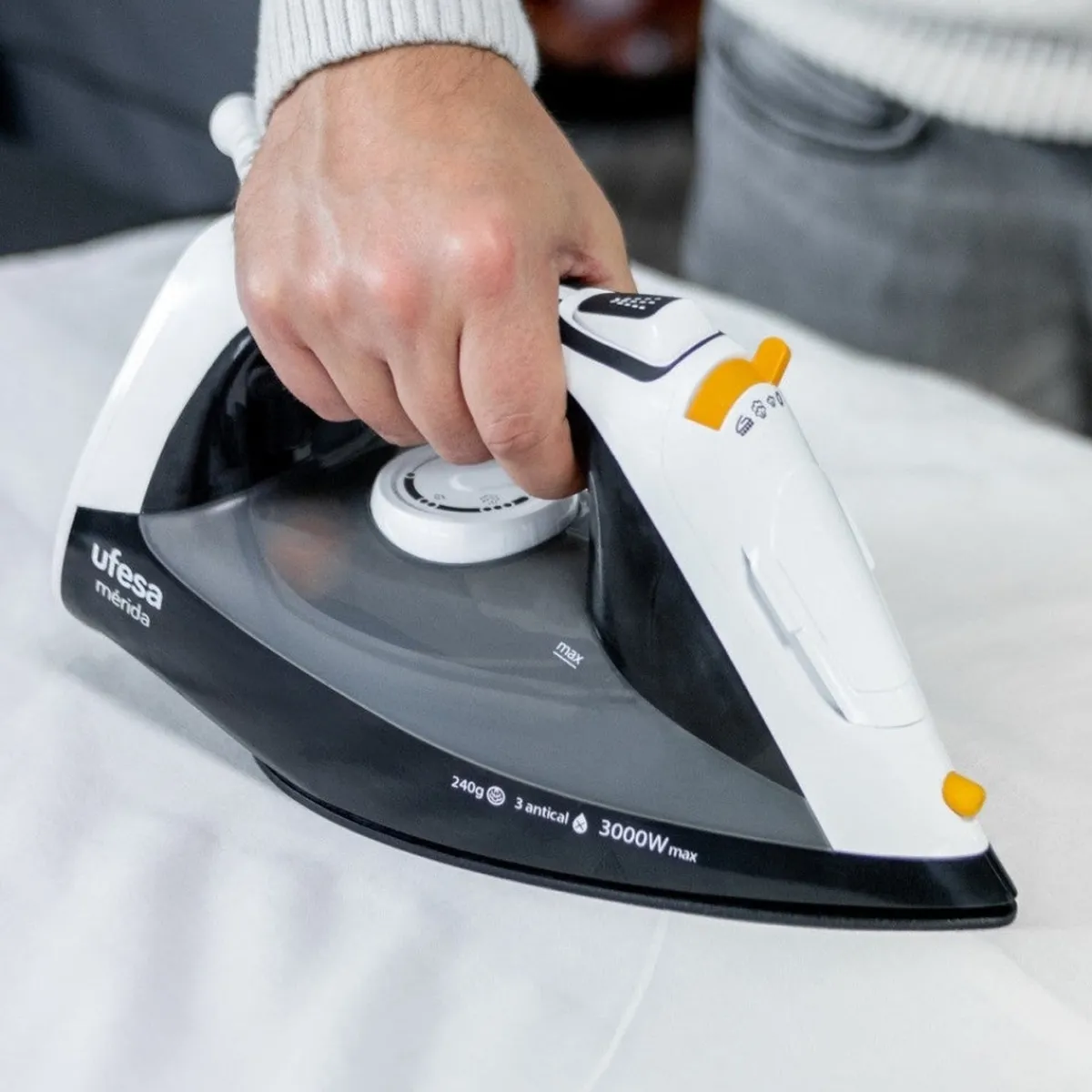 Ufesa Plancha de vapor 3000W Mérida