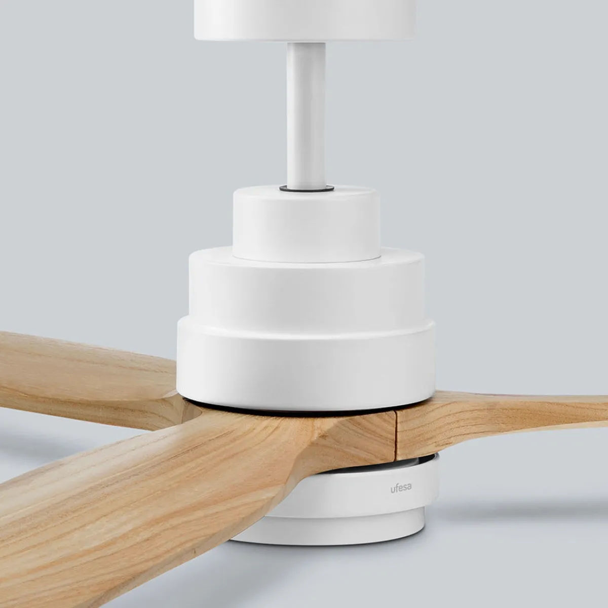 Ufesa Ventilador de techo con luz CFNP